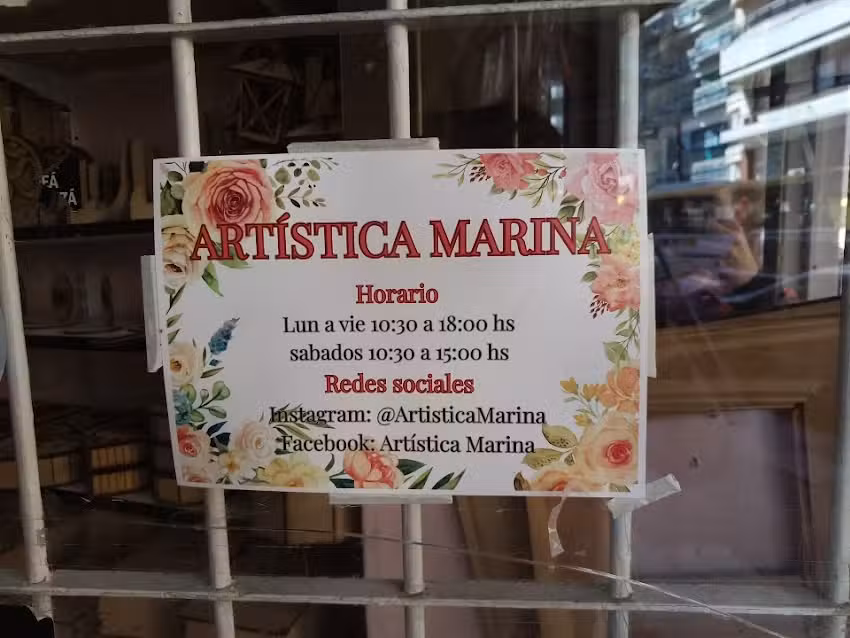 Art&iacute;stica Marina en madera