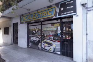 Autoslot (Pistas y autos Scalextric y Pistas de madera , Rompecabezas Ravensburger , Maquetas Revell )