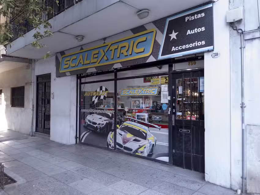 Autoslot (Pistas y autos Scalextric y Pistas de madera , Rompecabezas Ravensburger , Maquetas Revell )