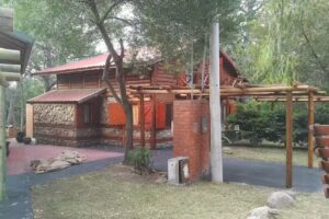 CABAÑAS LOS TRONCOS MONTE HERMOSO