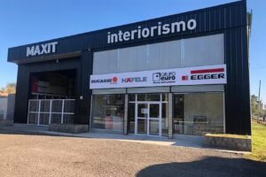 EGGER HAUS MAXIT PILAR PLACAS, HERRAJES Y MADERAS