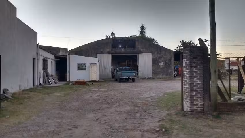 Far&iacute;as Maderas Comercial