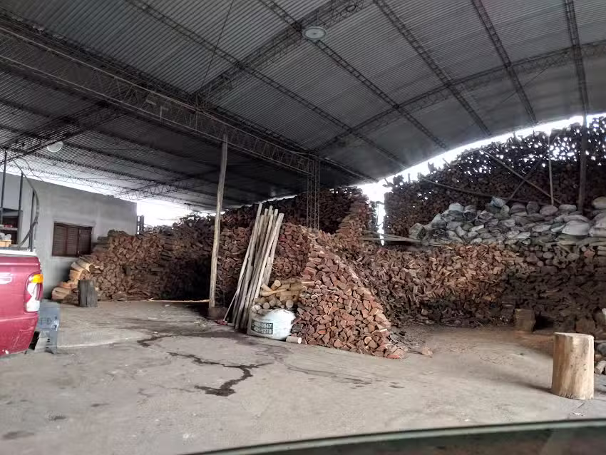 La Milagrosa Le&ntilde;eria Y Carboneria