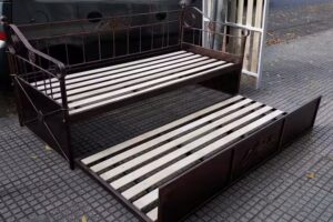 Lugo HIERRO FORJADO Y MADERA