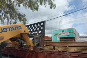 MADERERA & CARPINTERiA J&A