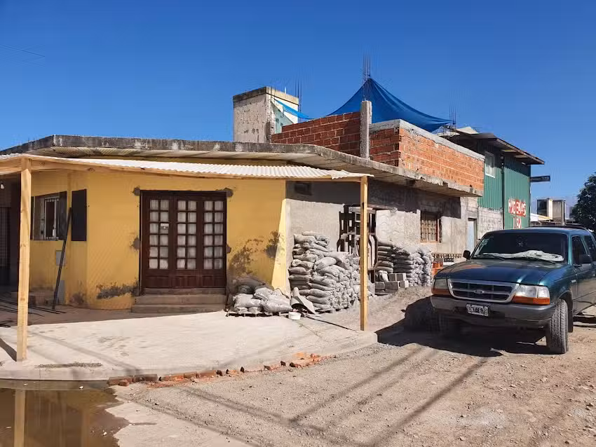 Maderera L&A anexo corral&oacute;n