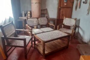 Manuel Cancino- madera y cuero