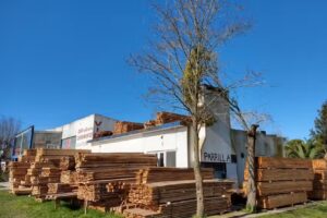 Parracone Vidrios maderas aluminio