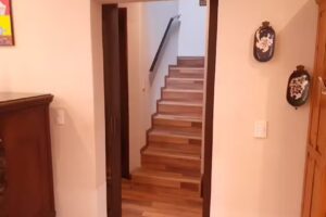 PUERTAS FLOTANTES Carpintería madera y hierro