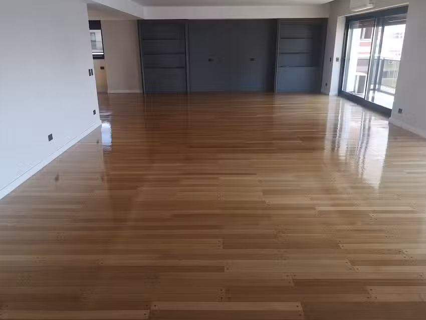 Pulido y Plastificado Perfecto. Reparaci&oacute;n de pisos de madera. Venta de pisos