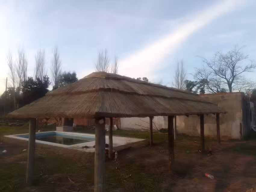 Quinchos Acceso Oeste