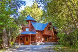 TORRES DEL BAYO &ndash; Bosque y Caba&ntilde;as